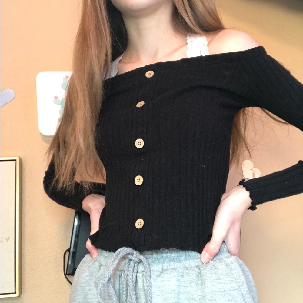 Rue 21 black off the shoulder top with buttons